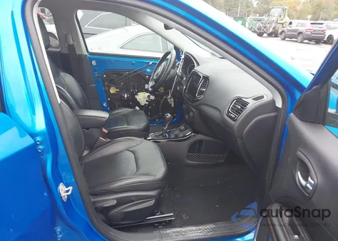 2019 Jeep Compass Limited 4X4 из США, поврежденный, VIN 3C4NJDCB2KT639283